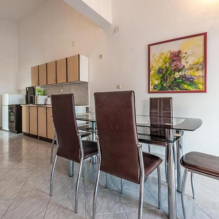 Beautiful Apartment In Vir With Wifi מראה חיצוני תמונה