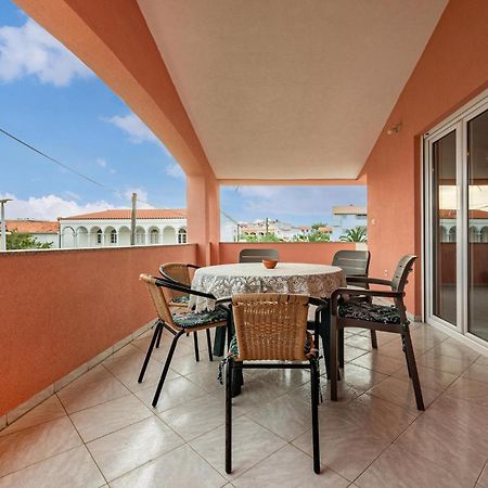 Beautiful Apartment In Vir With Wifi מראה חיצוני תמונה